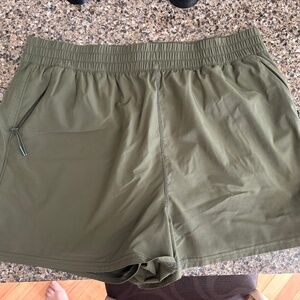 EUC Versona Shorts